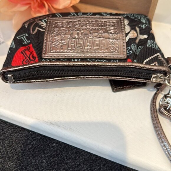 Coach “Limited Edition” Metallic Graffiti Hearts Wristlet w/Hang Tag (EUC) - Picture 6 of 16